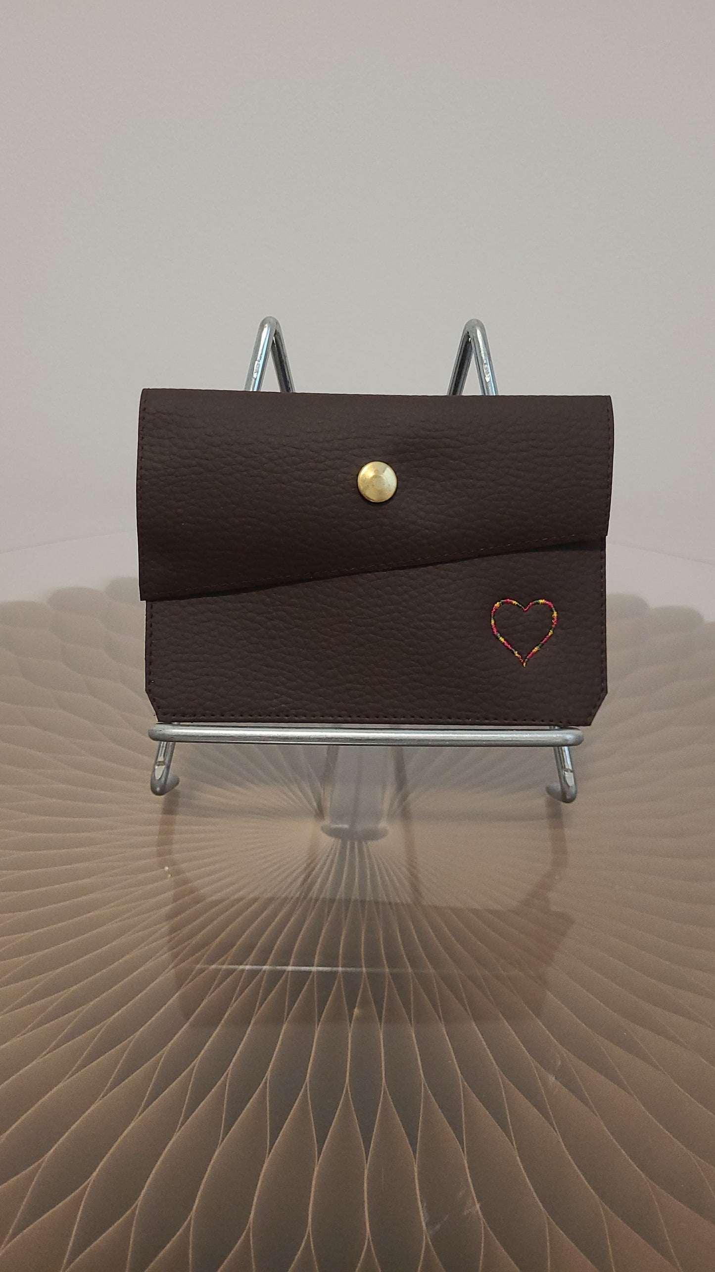 Porte monnaie simili cuir avec broderie