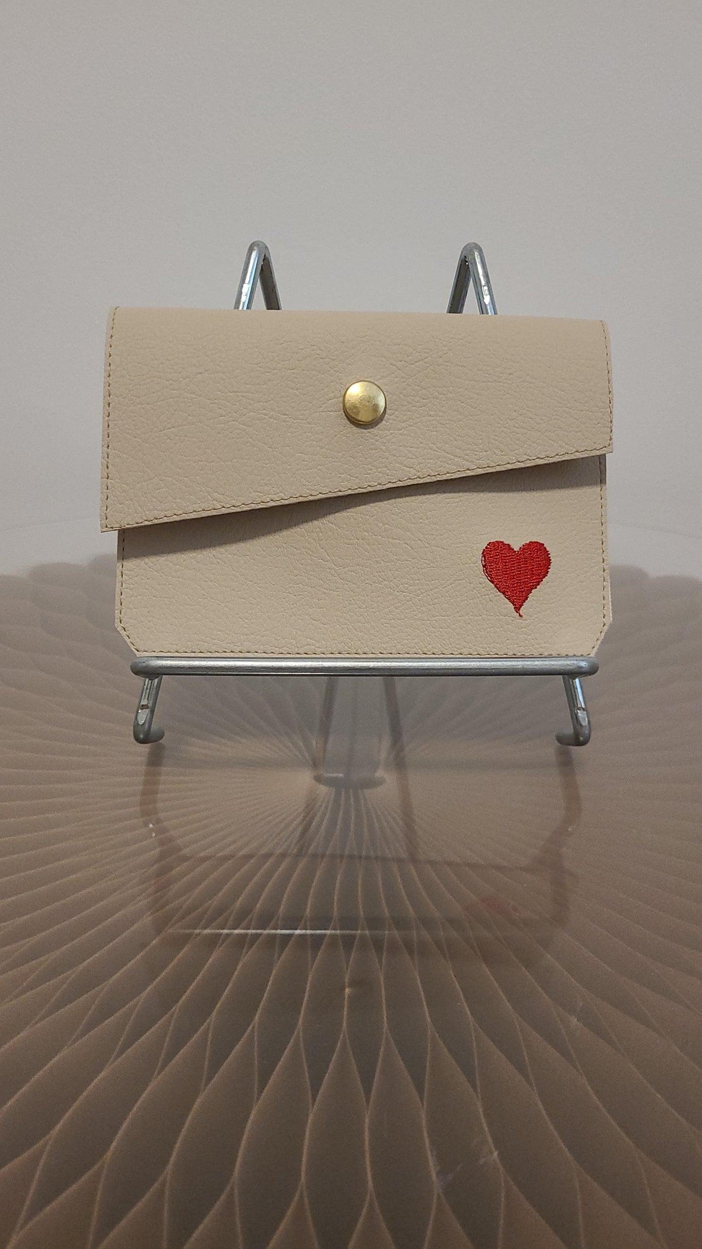 Porte monnaie simili cuir avec broderie