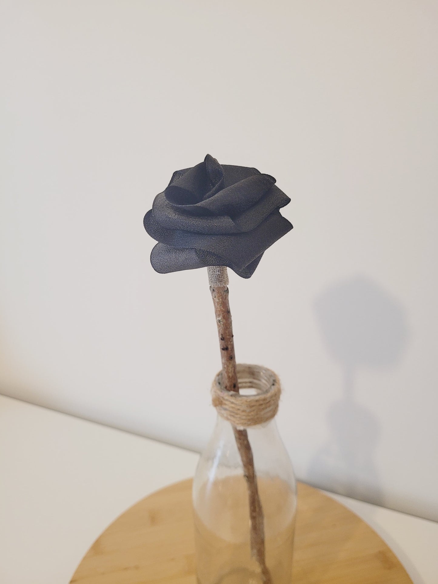 Fleurs tissu - rose satin noire brillant - fleurs artificielle - fleurs roses éternelle