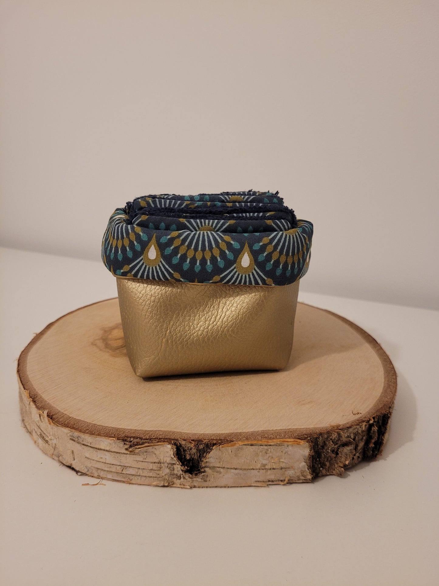 Lingettes démaquillantes réutilisables coton éponge bambou (8cmx8cm) - Eventail bleu canard et doré et panier simili cuir doré