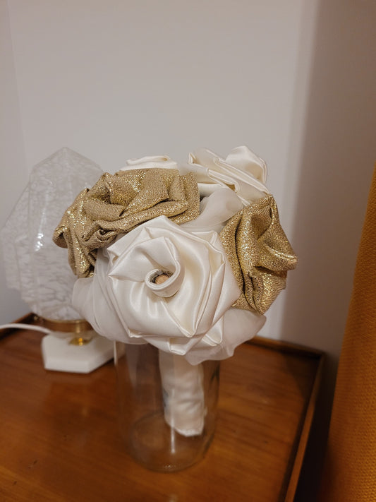 Bouquet de mariée : Rose éternelle en tissu