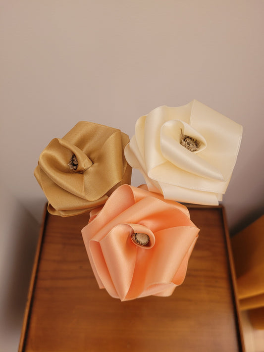 Décoration de mariage : Rose en tissu