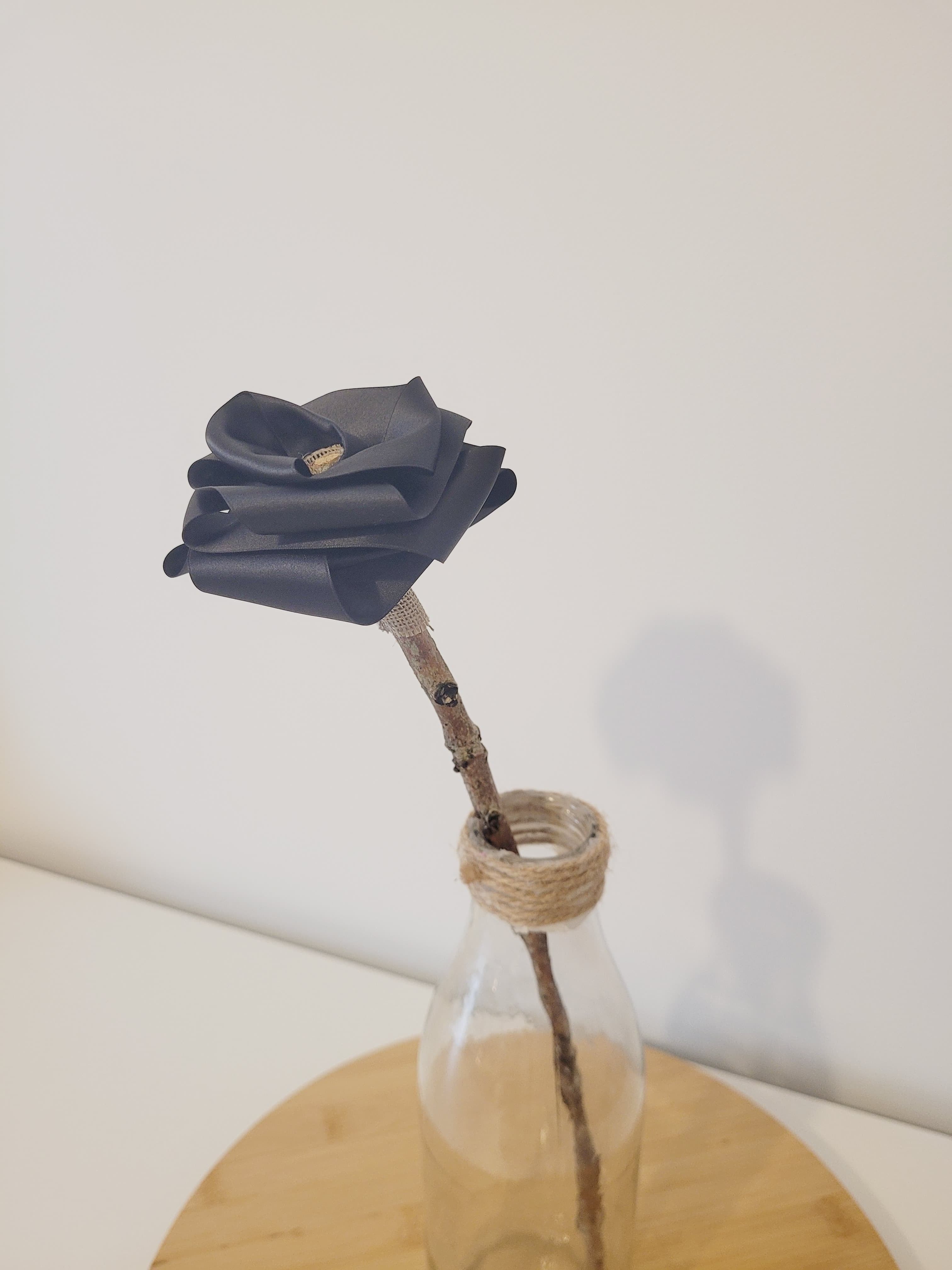 Fleurs tissu - rose satin noire - fleurs artificielle - fleurs roses éternelle