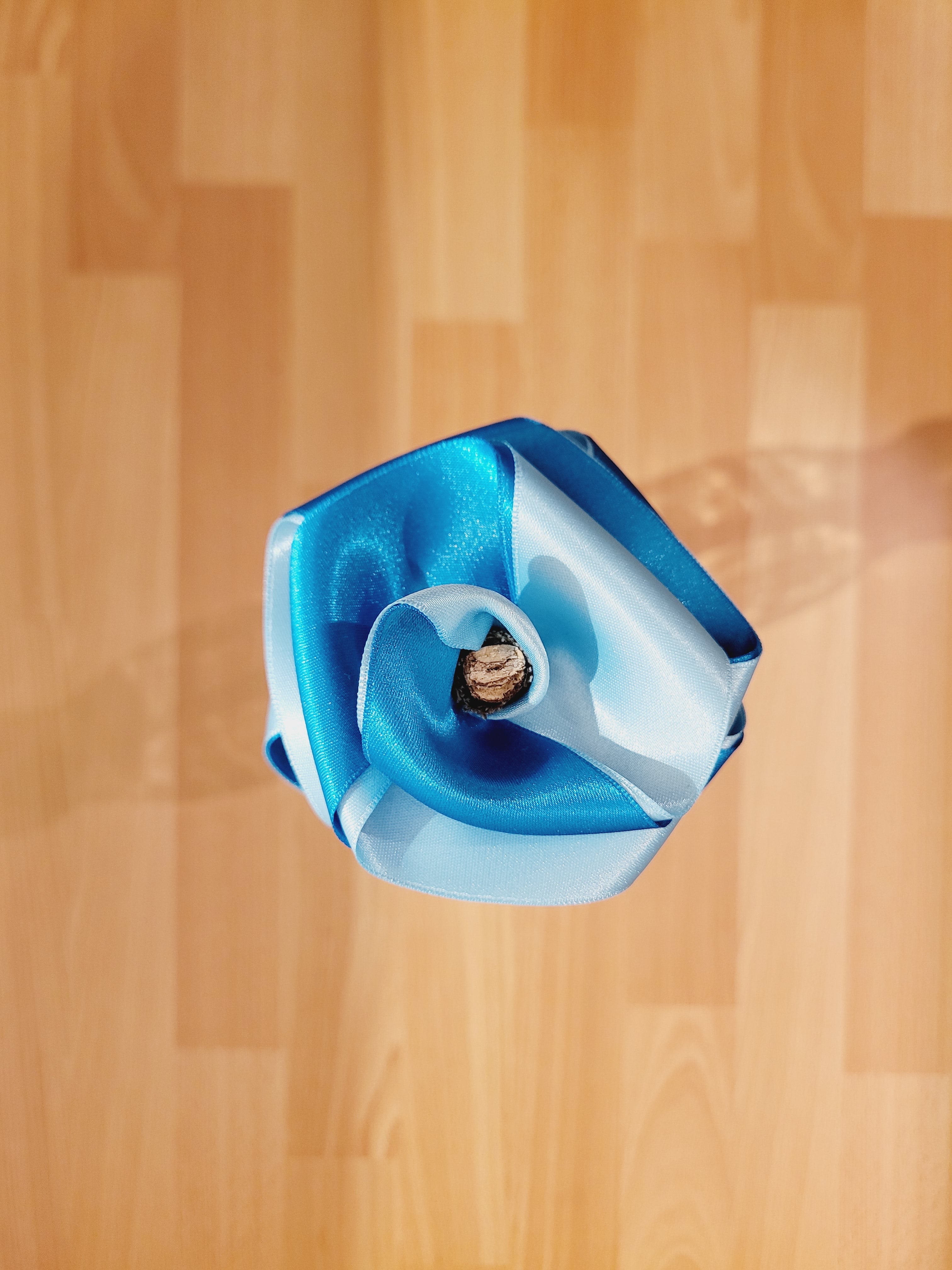 Fleurs tissu - rose satin bicolore turquoise et bleu clair - fleurs artificielle - fleurs roses éternelle