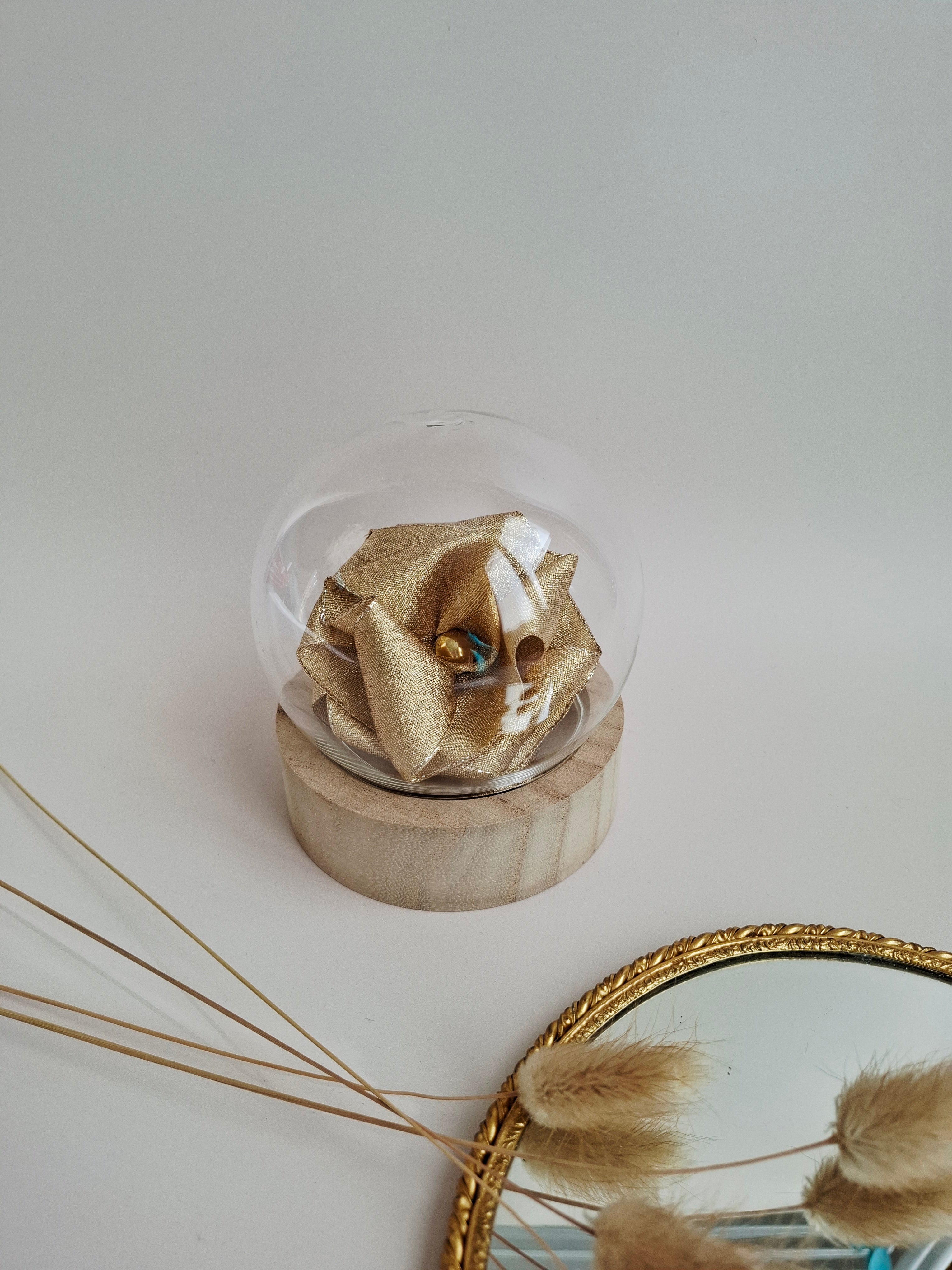 Rose éternelle globe en verre | Doré brillant