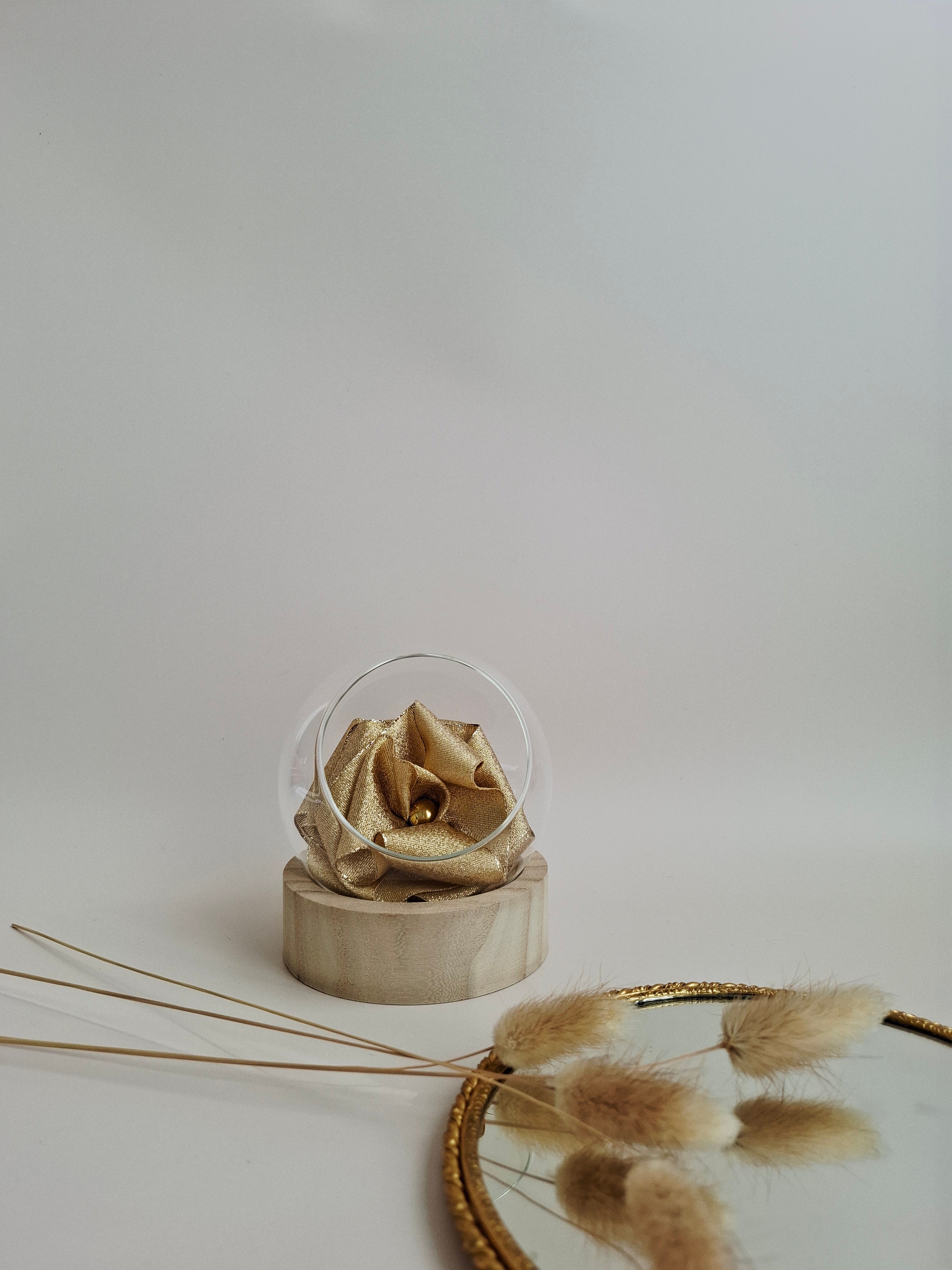 Rose éternelle globe en verre | Doré brillant