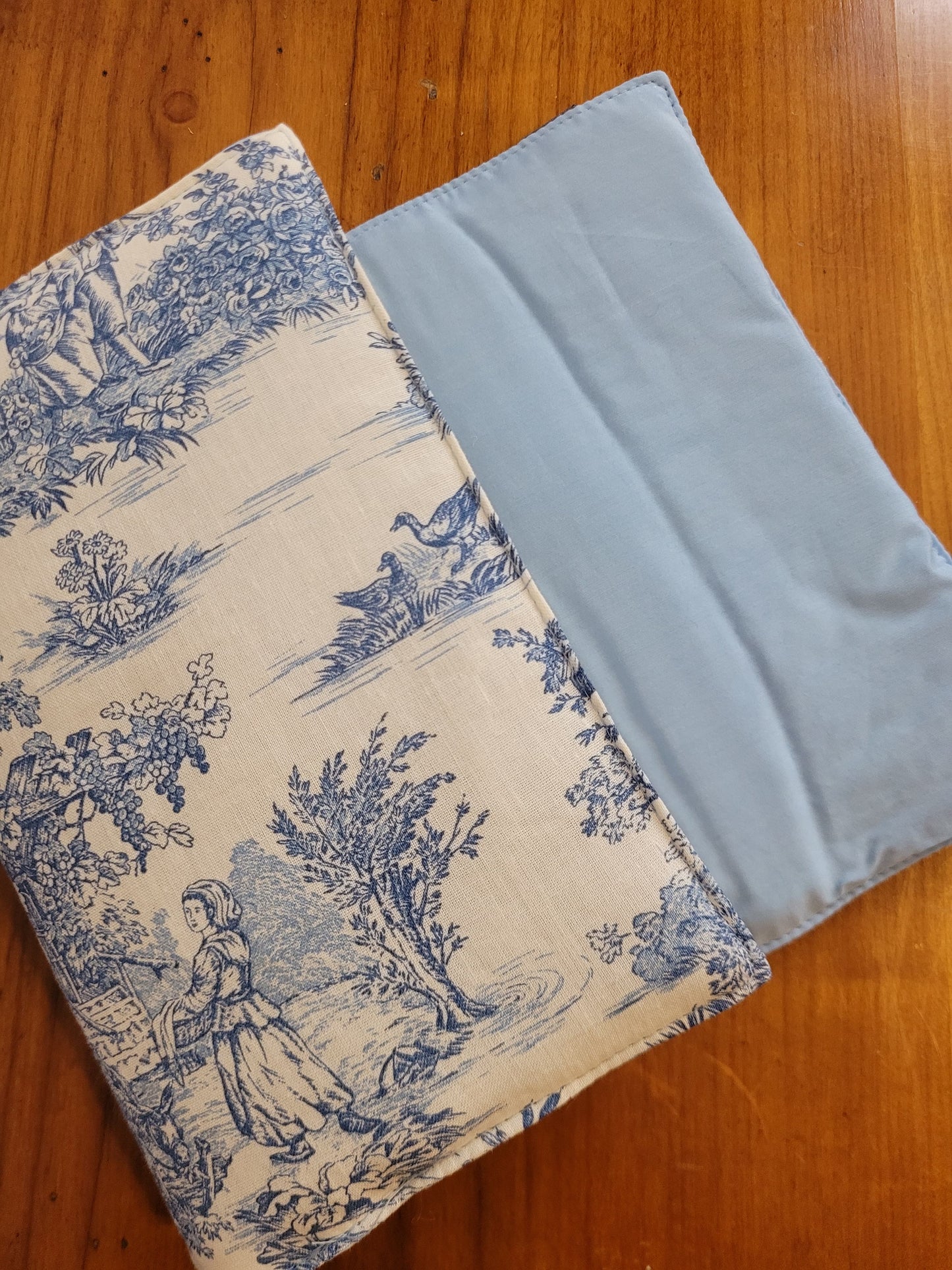 Couvre livre en tissu (livre broché) - Toile de Jouy bleue argent