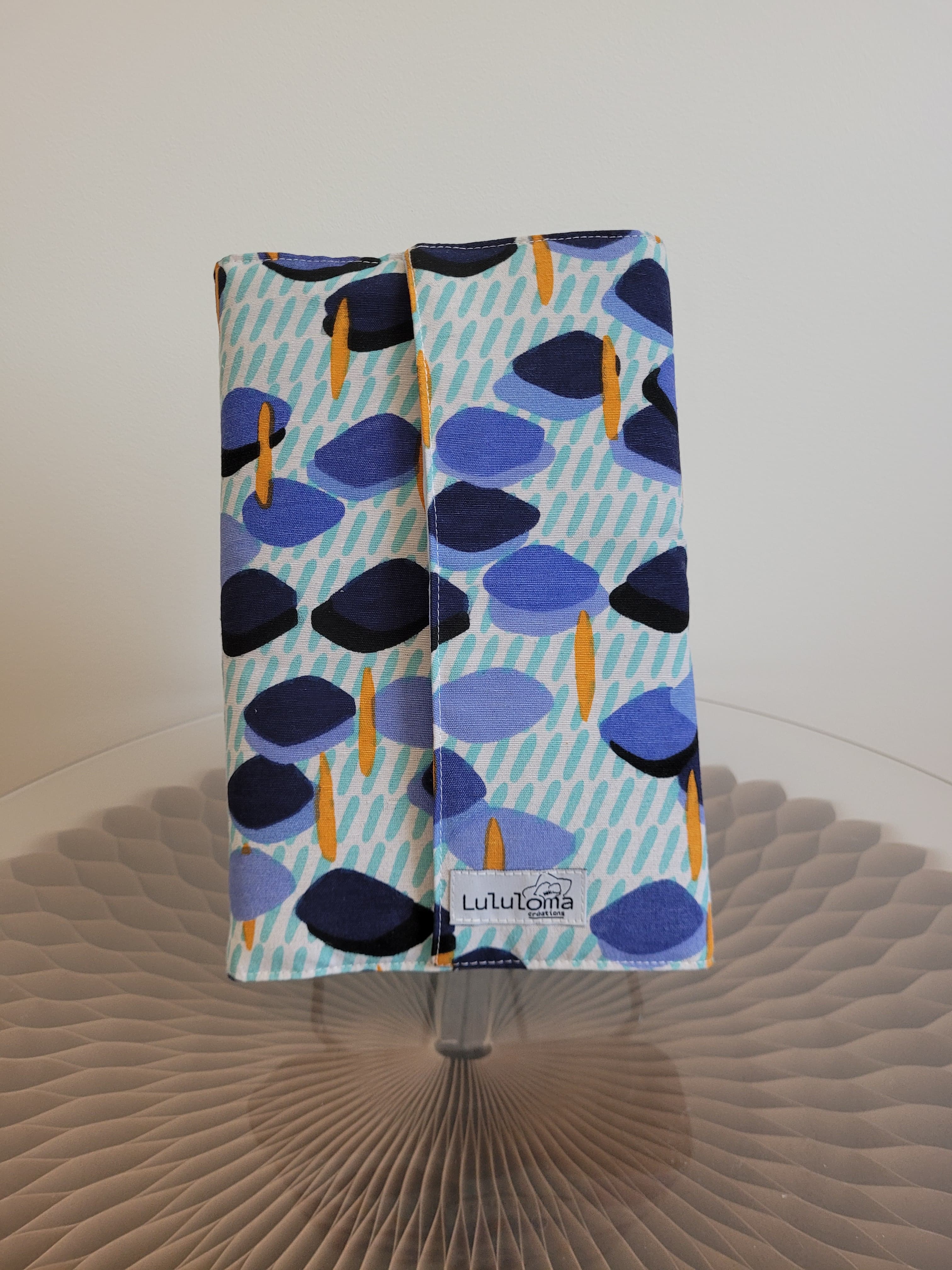 Couvre livre en tissu (livre broché) - Gélule clair - Lululoma Créations