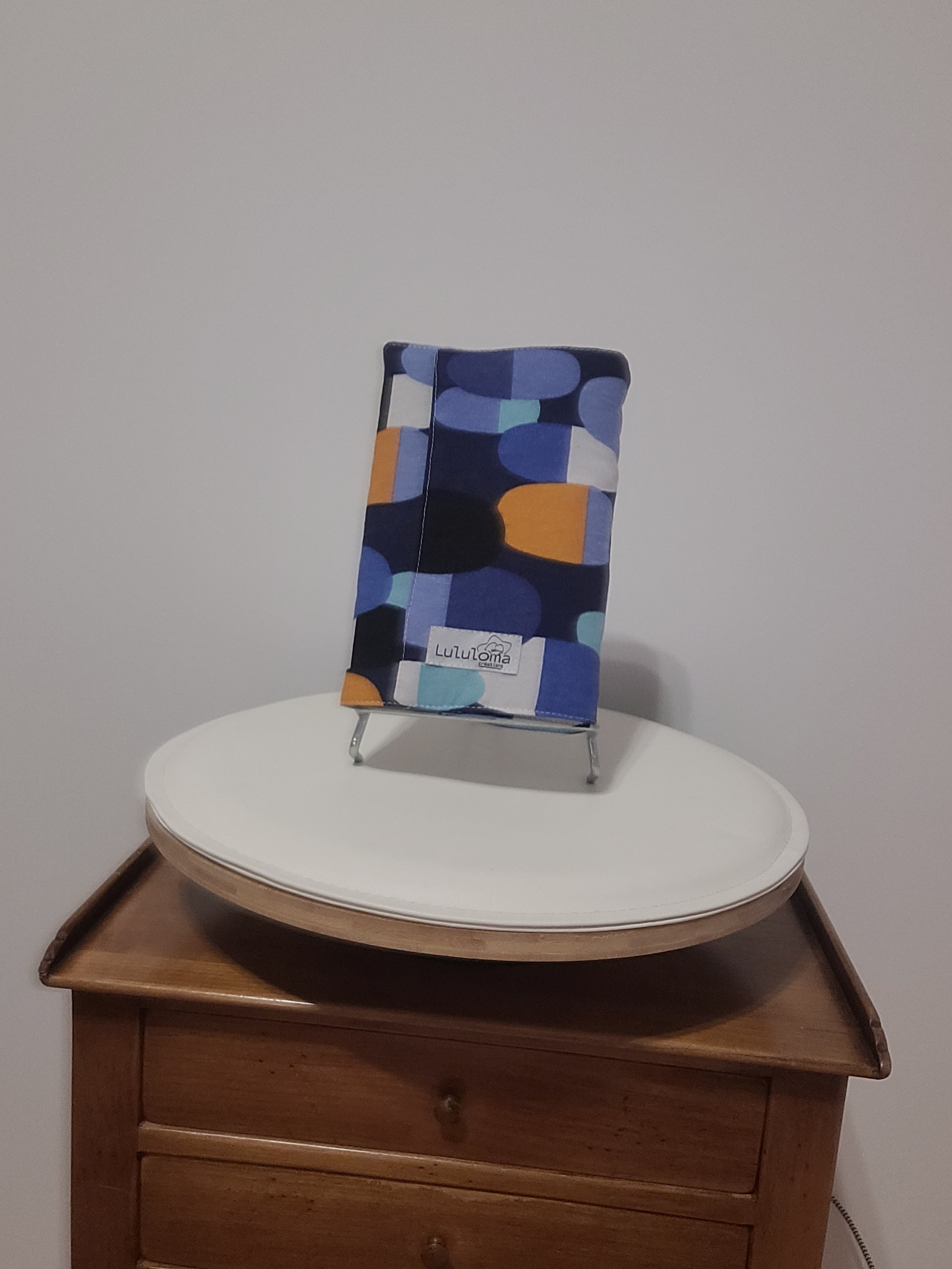 Couvre livre en tissu (Livre de poche) - Tissu bulles gélules foncé/bleu clair - Lululoma Créations