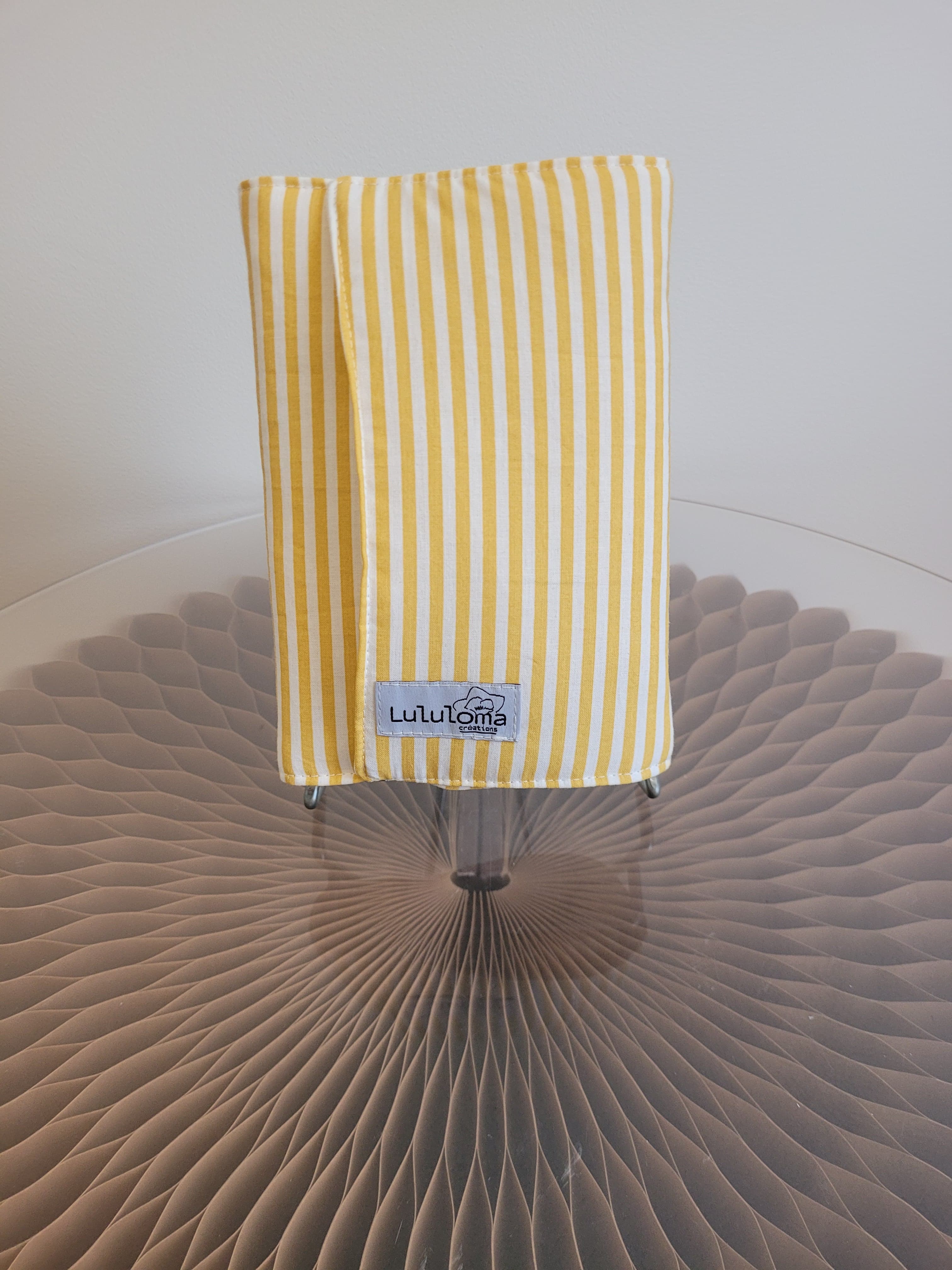 Couvre livre en tissu (livre poche) - Jaune rayé - Lululoma Créations