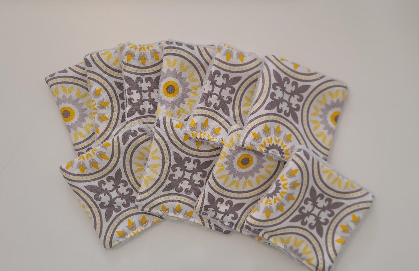 Lingette démaquillante réutilisable - Carrelage jaune blanc - Lululoma Créations