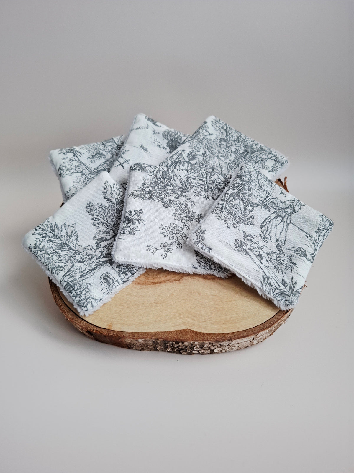 Lingette démaquillante réutilisable - Toile de Jouy noire