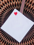 Mouchoir en tissu broderie coeur rouge avec bordure - Lululoma Créations