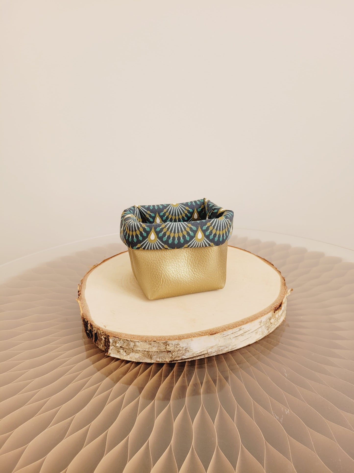 Panier de rangement pour lingettes démaquillantes réutilisables  - Eventail bleu canard et doré