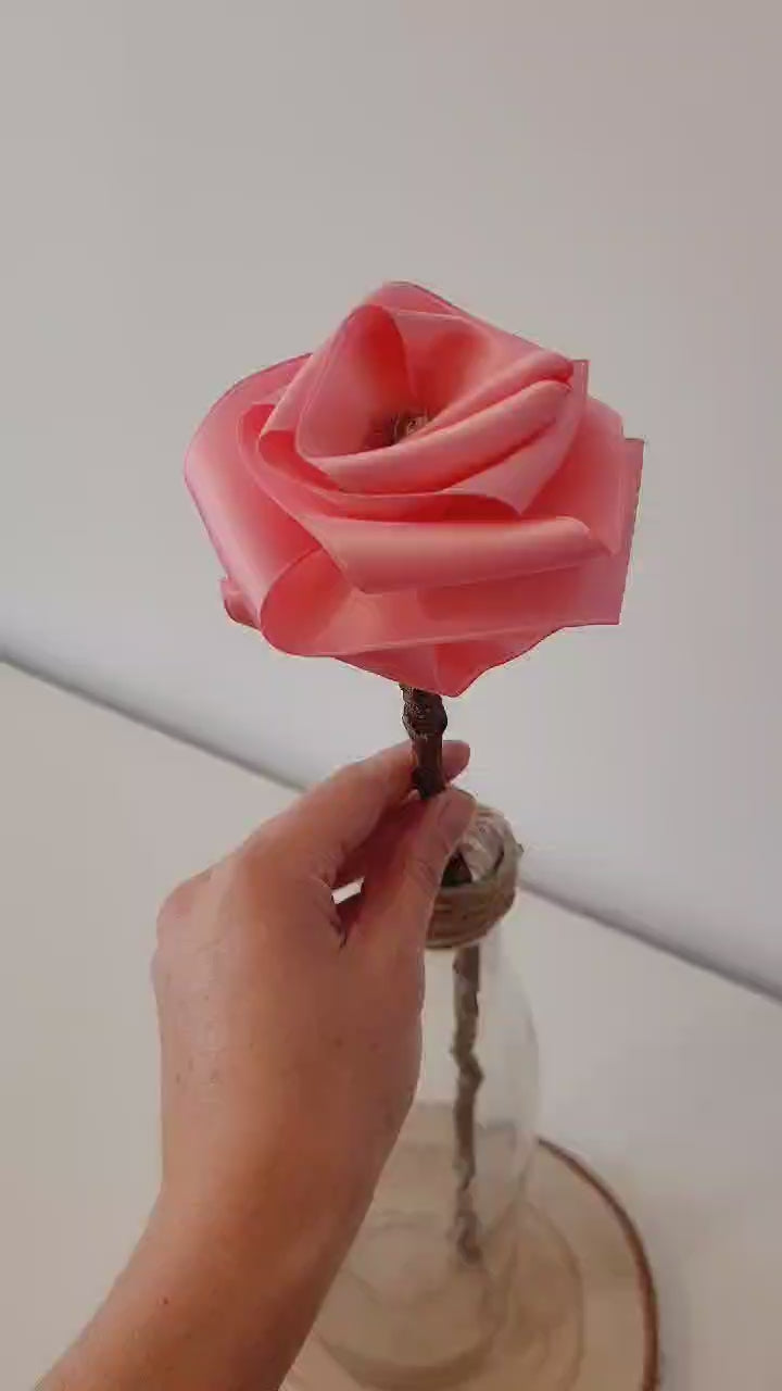 Fleurs tissu - rose satin rose bonbon - fleurs artificielle - fleurs roses éternelle