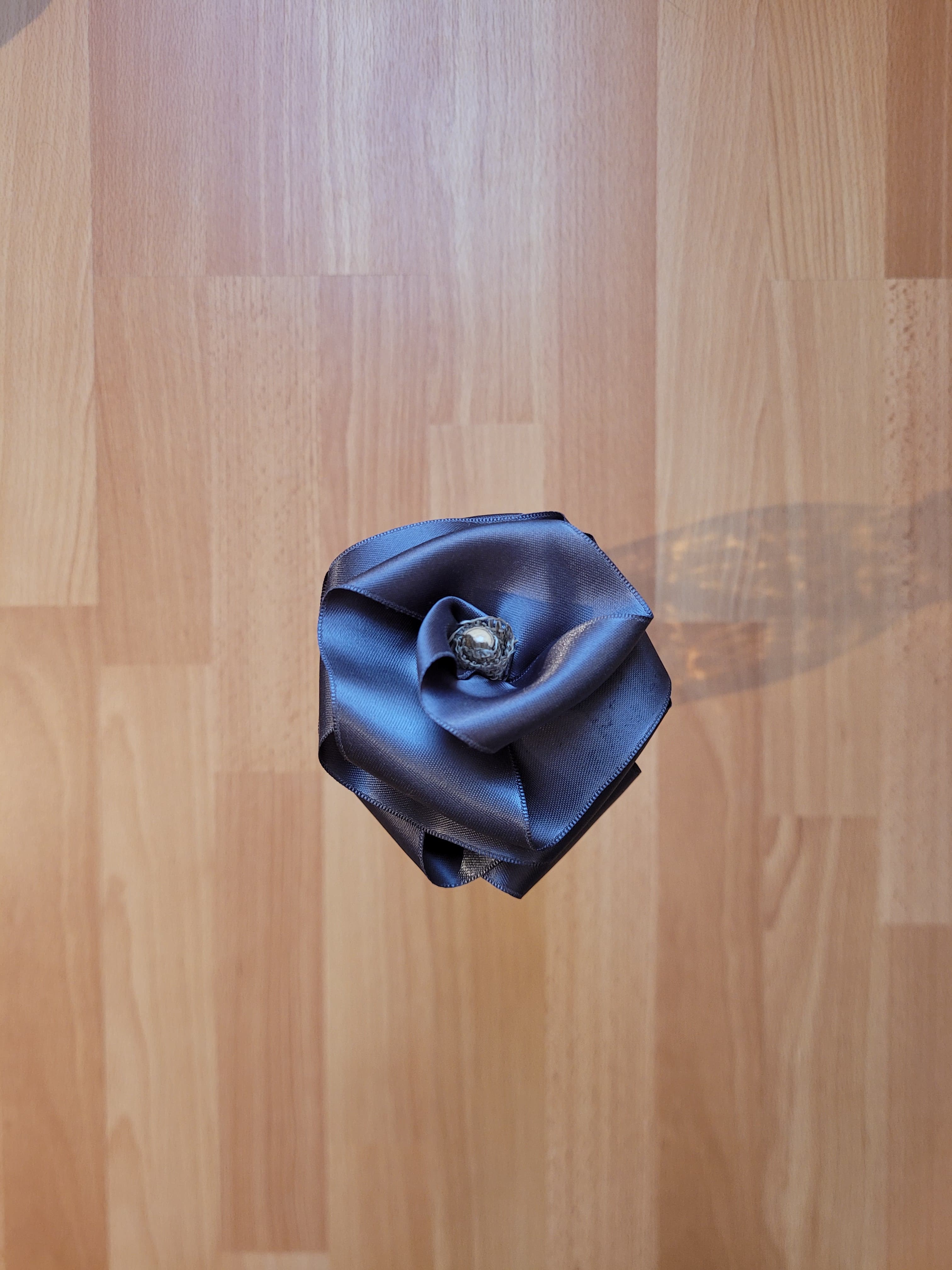 Rose éternelle en satin | Gris - Lululoma Créations