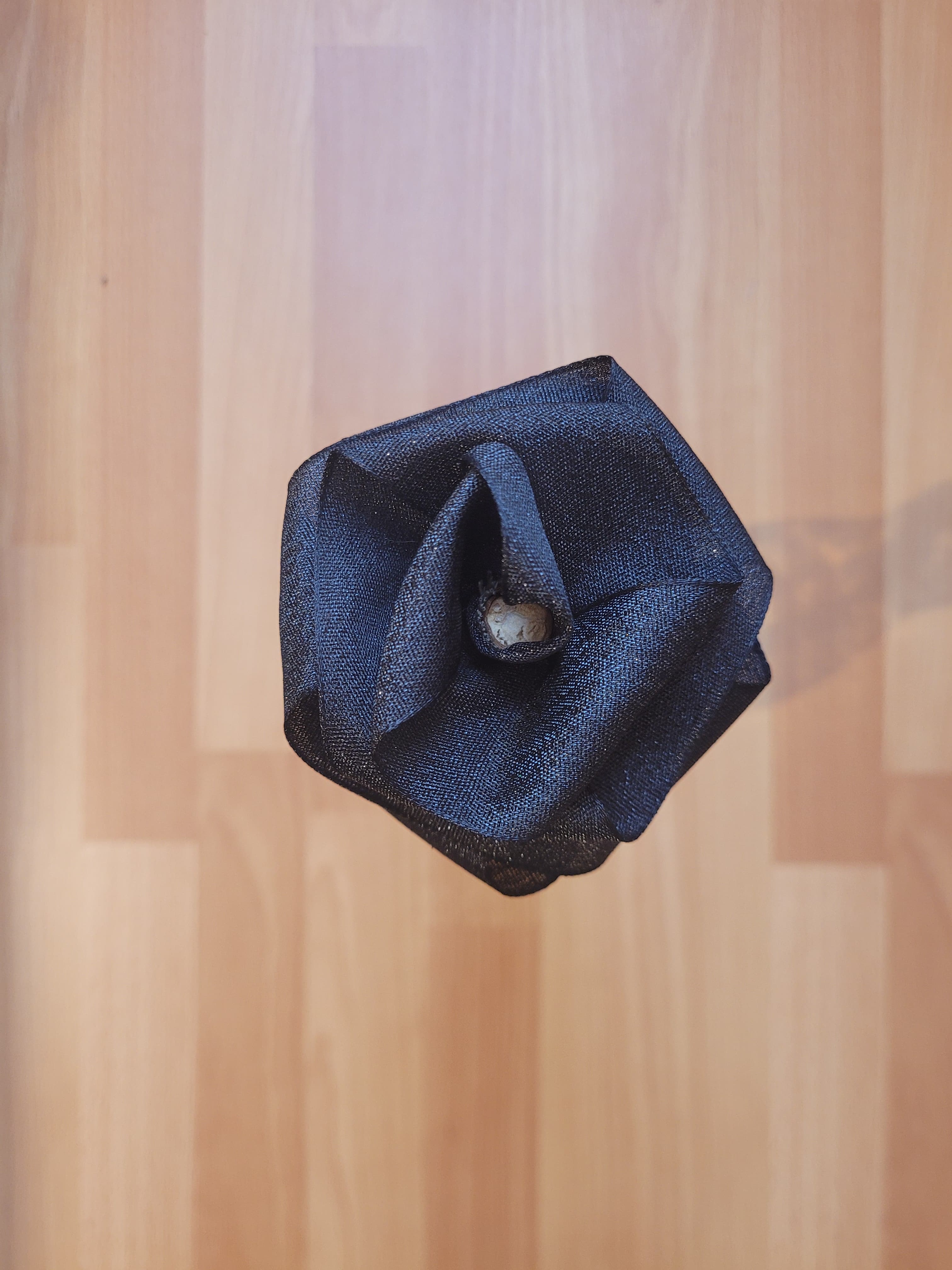 Rose éternelle en satin | Noir brillant - Lululoma Créations