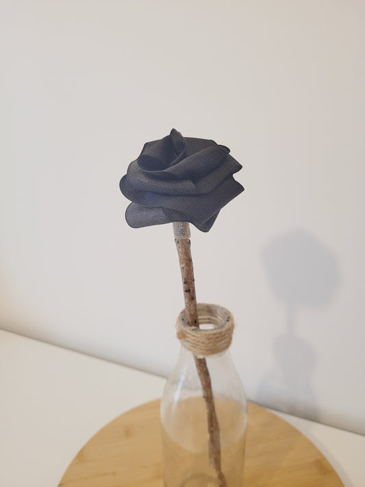 Rose éternelle en satin | Noir brillant - Lululoma Créations
