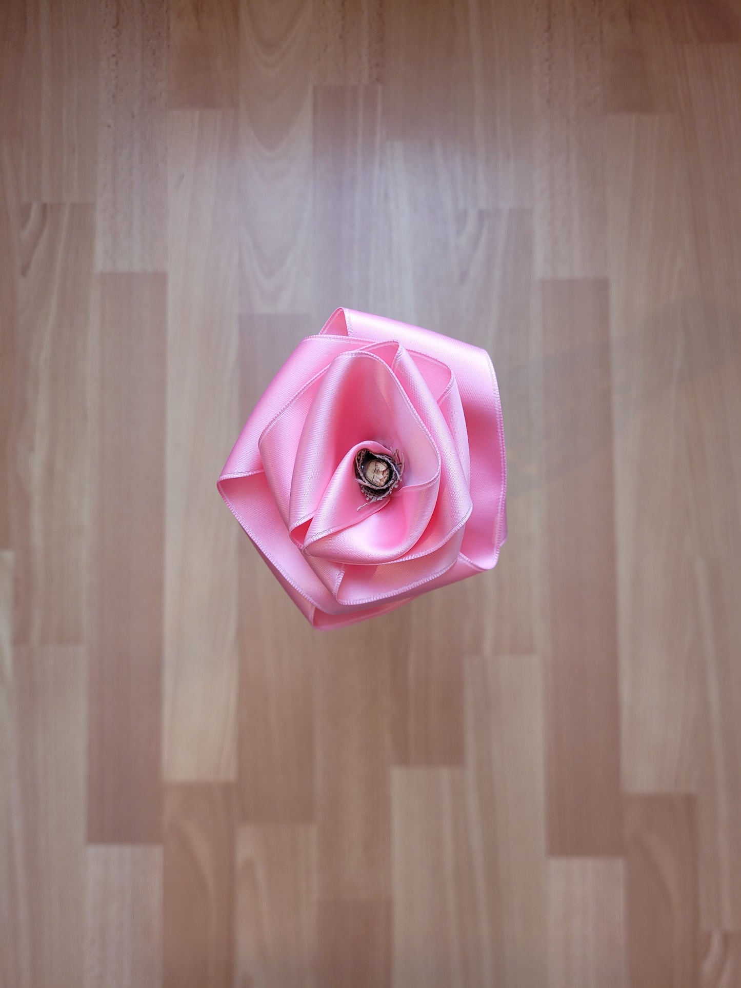 Rose éternelle en satin | Rose bonbon - Lululoma Créations