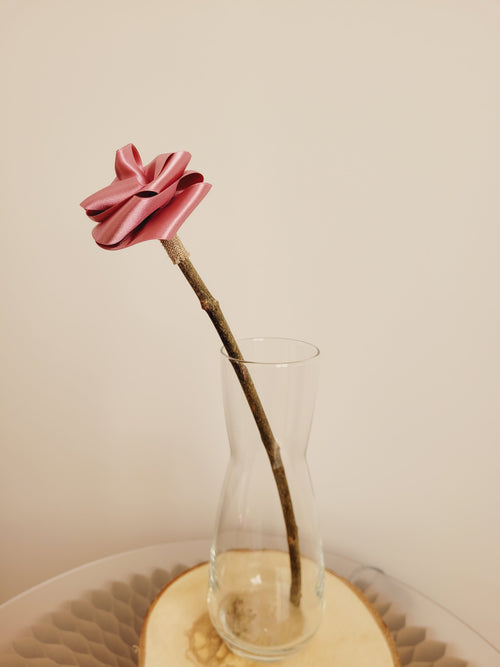 Rose éternelle en satin | Vieux rose - Lululoma Créations